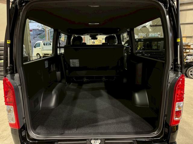 ハイエースバン ロングスーパーＧＬ　ダークプライムＳ　登録済未使用車　モデリスタエアロ　ＬＥＤヘッドライト　１５インチＡＷ　両側電動スライドドア　スマートキー　プッシュスターター　オートマチックハイビーム　レーンアシスト（30枚目）