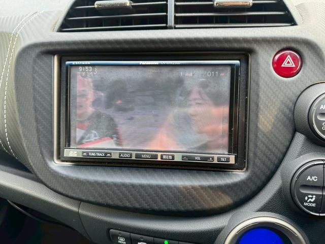 フィットハイブリッド スマートセレクション 車検令和10年2月 ナビ地デジTV Hondaスマートキーシステム オートエアコン 電動格納ドアミラー クルーズコントロール HIDヘッドライト 社外アルミホイール(7枚目)