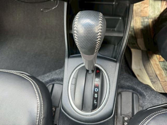 フィットハイブリッド スマートセレクション 車検令和10年2月 ナビ地デジTV Hondaスマートキーシステム オートエアコン 電動格納ドアミラー クルーズコントロール HIDヘッドライト 社外アルミホイール(12枚目)