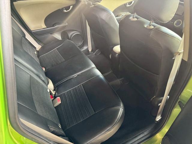 フィットハイブリッド スマートセレクション 車検令和10年2月 ナビ地デジTV Hondaスマートキーシステム オートエアコン 電動格納ドアミラー クルーズコントロール HIDヘッドライト 社外アルミホイール(17枚目)