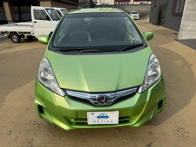 フィットハイブリッド スマートセレクション 車検令和10年2月 ナビ地デジTV Hondaスマートキーシステム オートエアコン 電動格納ドアミラー クルーズコントロール HIDヘッドライト 社外アルミホイール(23枚目)