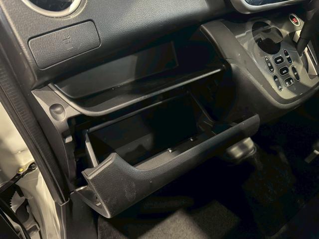 デイズルークス ライダーブラックライン　アラウンドビューモニター　後席モニター　ナビ地デジＴＶ　後席モニター　インテリジェントキー　プッシュスターター　ＨＩＤヘッドライト　純正エアロ　アルミホイール（25枚目）