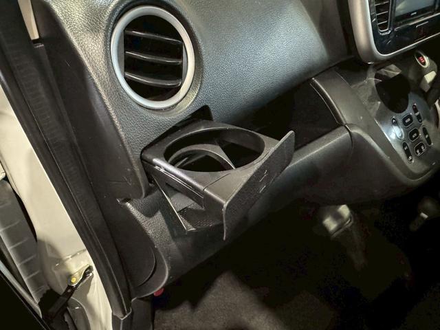 デイズルークス ライダーブラックライン　アラウンドビューモニター　後席モニター　ナビ地デジＴＶ　後席モニター　インテリジェントキー　プッシュスターター　ＨＩＤヘッドライト　純正エアロ　アルミホイール（26枚目）