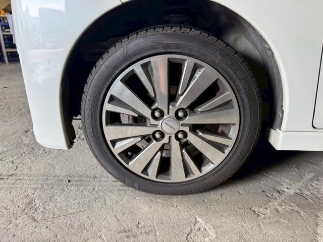 デイズルークス ライダーブラックライン　アラウンドビューモニター　後席モニター　ナビ地デジＴＶ　後席モニター　インテリジェントキー　プッシュスターター　ＨＩＤヘッドライト　純正エアロ　アルミホイール（35枚目）