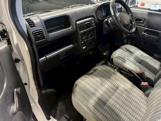 ���Ђł͂������ɓ_�����s���܂��B���̍ۃI�C����������Ղ������i�̃`�F�b�N���s���܂��B�[�Ԏ��ɂ̓o�b�`�������������Ԃ���[�Ԓv���܂��I���G���W���I�C���E�I�C���t�B���^�[�ȊO�̕��i�͗L���ɂȂ�܂��B