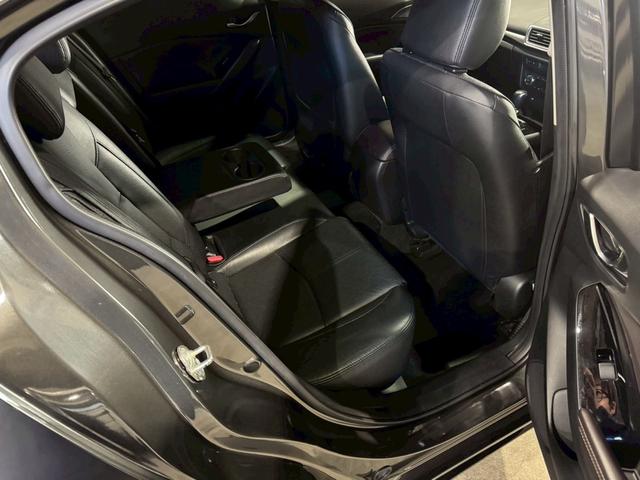 ���邭�A���C�ŁA�o���L�x�ȃX�^�b�t�������ݐЂ��Ă���܂��B���Ԃ̎��Ȃ牽�ł����C�y�ɂ����k�������B