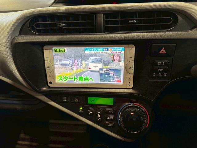 アクア Ｓ　ナビ地デジＴＶ　スマートキー　ＥＴＣ　プッシュスターター　電動格納ドアミラー　オートエアコン　タイミングチェーン（7枚目）