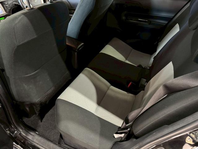 アクア Ｓ　ナビ地デジＴＶ　スマートキー　ＥＴＣ　プッシュスターター　電動格納ドアミラー　オートエアコン　タイミングチェーン（19枚目）