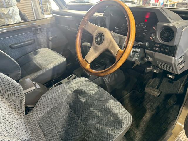 ���Ђł͐V�ԁE���ÎԂ̔̔��͖ܘ_�A�����E���E�ی��Ƃ��Ԃɂ�����鎖�S�ʂ��������Ă���܂��B���S�̃J�[���C�t������Ă��܂��̂ŁA���Г��Ђւ��₢���킹��������