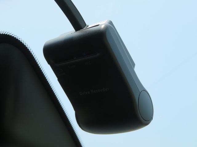 セレナ ライダー　Ｓ－ハイブリッド　フルセグナビ　Ｂｌｕｅｔｏｏｔｈ　ＤＶＤ再生　ドライブレコーダー　ＥＴＣ　後席モニター　両側電動スライドドア　１年保証　バックカメラ　エマージェンシーブレーキ　スマートキー２個　オートライト　アイスト（56枚目）
