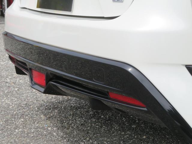 プリウスＰＨＶ Ｓナビパッケージ・ＧＲスポーツ　フルセグナビ　Ｂｌｕｅｔｏｏｔｈ　ハイブリッド機構１年保証　ＥＴＣ２．０　衝突被害軽減システム　ハーフレザーシート　ＧＲエアロ　シートヒーター　オートクルーズ　スマートキー　１８ＡＷ　ＵＳＢ挿入口（30枚目）