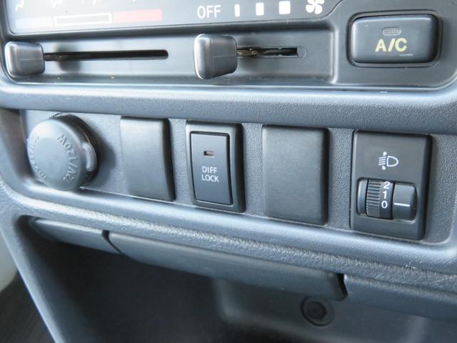 ＮＴ１００クリッパートラック ＤＸ　４ＷＤ　ＭＴ　フルセグナビ　Ｂｌｕｅｔｏｏｔｈ　ＤＶＤ再生　ＥＴＣ　イベライザー　エアコン　パワーステアリング　エアバッグ　ＡＢＳ　同色全塗装済み（59枚目）