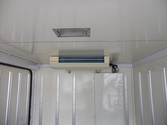 ボンゴトラック 　冷蔵冷凍車　－７℃　左スライドドア　リアＷタイヤ　走行２２，０００Ｋ（12枚目）