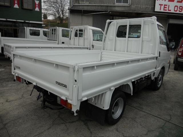 ボンゴトラック 　８５０ｋｇ　リアＷタイヤ　３人乗り　走行１６，０００Ｋ（7枚目）
