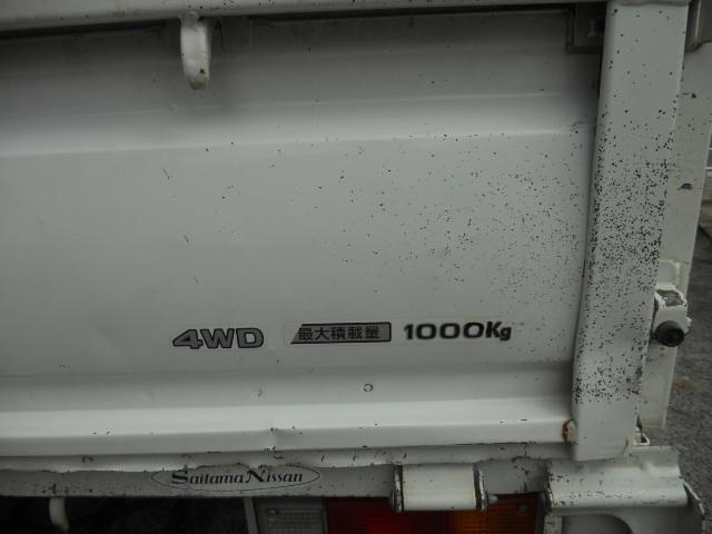 バネットトラック 　１ｔ４ＷＤ平ボディ　リアＷタイヤ　走行３３，０００Ｋ　ワンオーナー車　Ｈ１７年からＨ２２年　Ｈ２５年からＲ６年記録簿あり（8枚目）