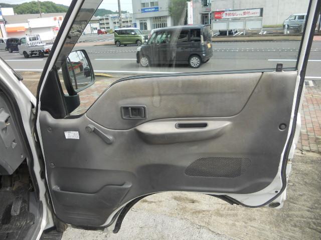 バネットトラック 　１ｔ４ＷＤ平ボディ　リアＷタイヤ　走行３３，０００Ｋ　ワンオーナー車　Ｈ１７年からＨ２２年　Ｈ２５年からＲ６年記録簿あり（20枚目）