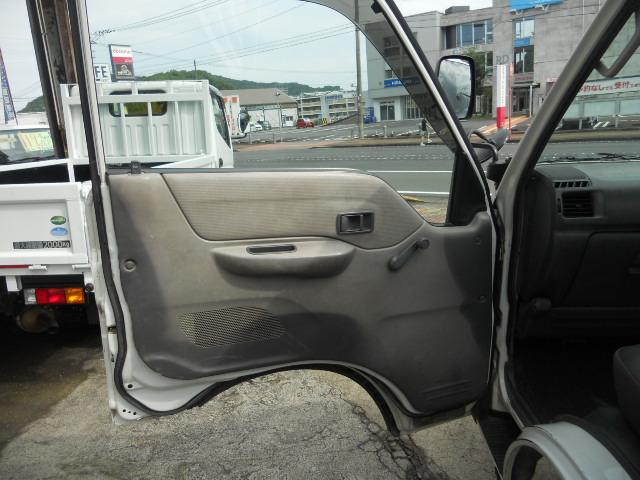 バネットトラック 　１ｔ４ＷＤ平ボディ　リアＷタイヤ　走行３３，０００Ｋ　ワンオーナー車　Ｈ１７年からＨ２２年　Ｈ２５年からＲ６年記録簿あり（21枚目）