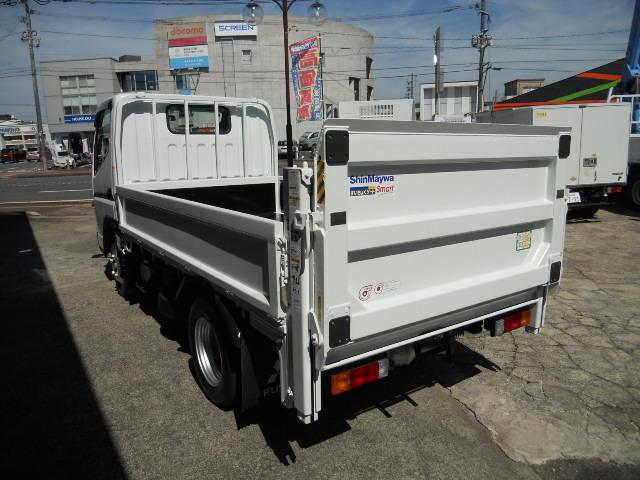 キャンター 全低床　２ｔ　垂直パワーゲート荷重６００ｋｇ　リアＷタイヤ　走行２９，０００Ｋ（4枚目）