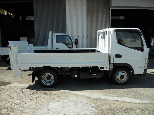 キャンター 全低床　２ｔ　垂直パワーゲート荷重６００ｋｇ　リアＷタイヤ　走行２９，０００Ｋ（6枚目）