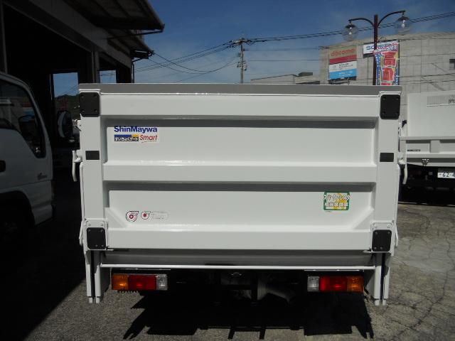 キャンター 全低床　２ｔ　垂直パワーゲート荷重６００ｋｇ　リアＷタイヤ　走行２９，０００Ｋ（7枚目）