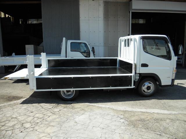 キャンター 全低床　２ｔ　垂直パワーゲート荷重６００ｋｇ　リアＷタイヤ　走行２９，０００Ｋ（10枚目）