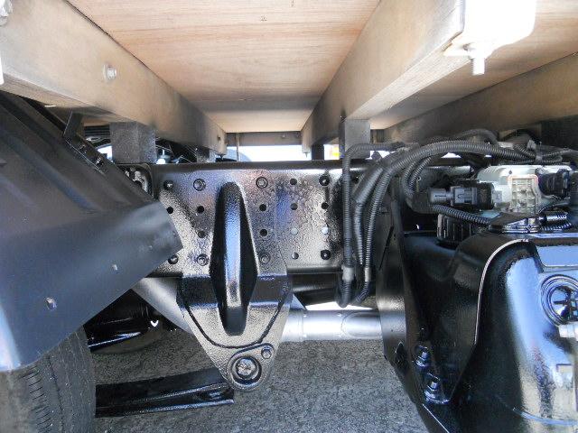 キャンター 全低床　２ｔ　垂直パワーゲート荷重６００ｋｇ　リアＷタイヤ　走行２９，０００Ｋ（36枚目）