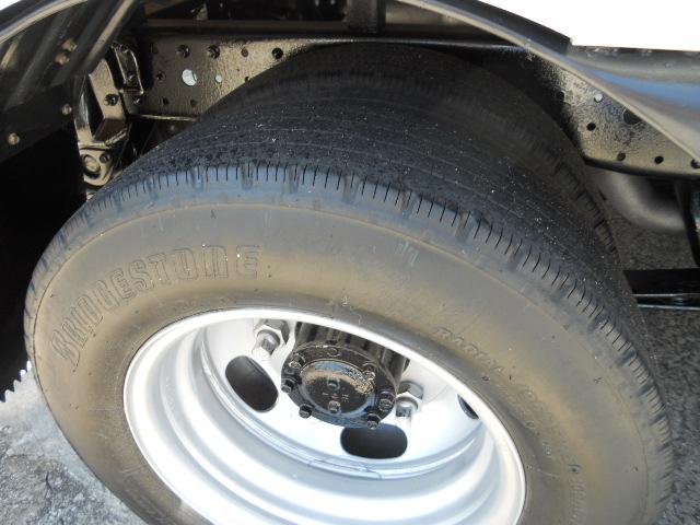 キャンター 全低床　２ｔ　垂直パワーゲート荷重６００ｋｇ　リアＷタイヤ　走行２９，０００Ｋ（40枚目）
