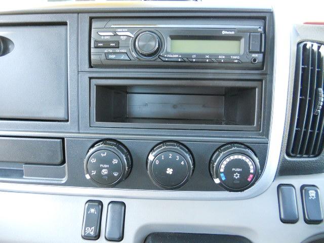 キャンター 　２ｔ　垂直パワーゲート荷重６００ｋｇ　リアＷタイヤ　走行２６００Ｋ（17枚目）