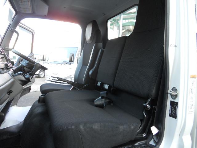 キャンター 　２ｔ　垂直パワーゲート荷重６００ｋｇ　リアＷタイヤ　走行２６００Ｋ（25枚目）