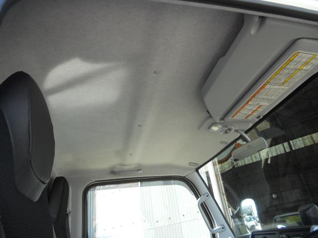 キャンター 　２ｔ　垂直パワーゲート荷重６００ｋｇ　リアＷタイヤ　走行２６００Ｋ（28枚目）