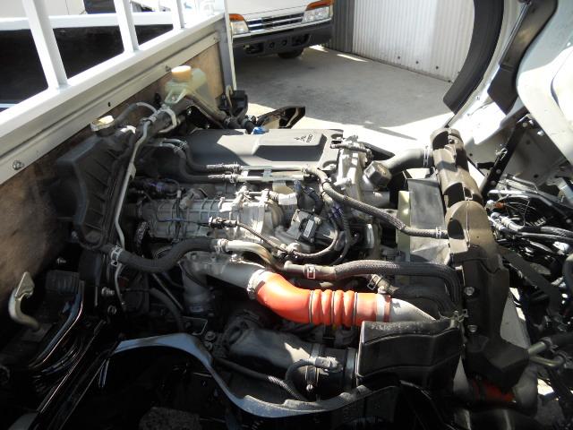 キャンター 　２ｔ　垂直パワーゲート荷重６００ｋｇ　リアＷタイヤ　走行２６００Ｋ（30枚目）