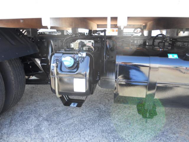 キャンター 　２ｔ　垂直パワーゲート荷重６００ｋｇ　リアＷタイヤ　走行２６００Ｋ（32枚目）