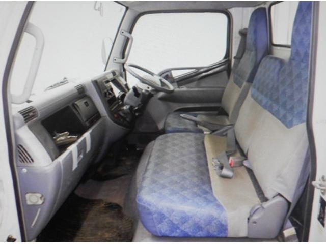 キャンター 　２ｔ　全低床平ボディ　走行２３，０００Ｋ　ＤＰＦボタンなし（4枚目）