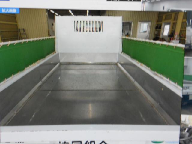 キャンター 全低床ダンプ　２ｔ　全低床ダンプ　荷台床ステン張加工　走行８０００Ｋ（5枚目）