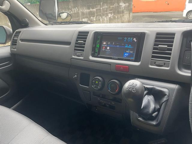 ハイエースバン ロングジャストローDX 社外マフラー 社外スピーカー バンパーガード テールランプガード ナビ 社外電格ミラー(23枚目)