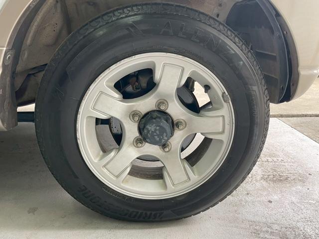 最近はドライブレコーダーが人気です！安心なドライブのために別途料金にてドライブレコーダーをお取り付けできます♪その他、ＥＴＣ・ナビ・バックカメラ・フィルムなどもオーダーにてお取り付け可能です！