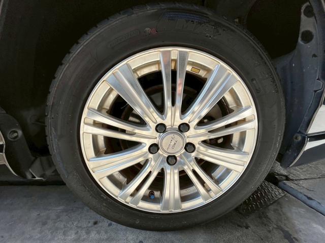 プリウス Ｓ　純正ナビ　ＴＶ　バックカメラ　ＥＴＣ　スマートキー　プッシュスタート　社外ＡＷ（17枚目）