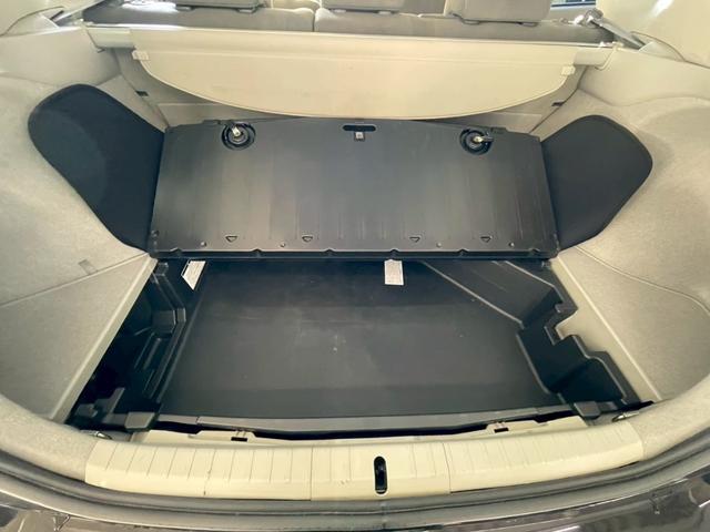 プリウス Ｓ　純正ナビ　ＴＶ　バックカメラ　ＥＴＣ　スマートキー　プッシュスタート　社外ＡＷ（23枚目）