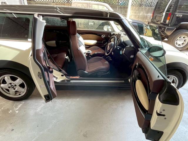 �ŋ߂̓h���C�u���R�[�_�[���l�C�ł��I���S�ȃh���C�u�̂��߂ɕʓr�����ɂăh���C�u���R�[�_�[�������t���ł��܂��􂻂̑��A�d�s�b�E�i�r�E�o�b�N�J�����E�t�B�����Ȃǂ��I�[�_�[�ɂĂ����t���\�ł��I