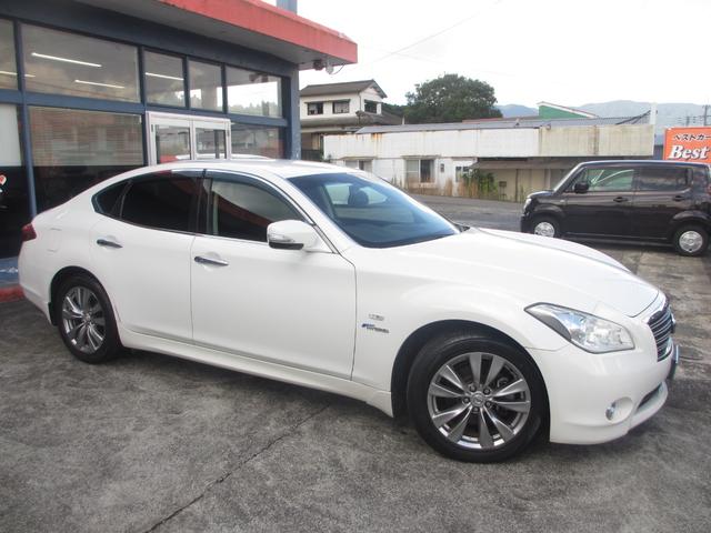 フーガハイブリッド Aパッケージ ハーフレザーシート スマートキー バックカメラ ETC 純正アルミ パワーシート ワンオーナー車(2枚目)