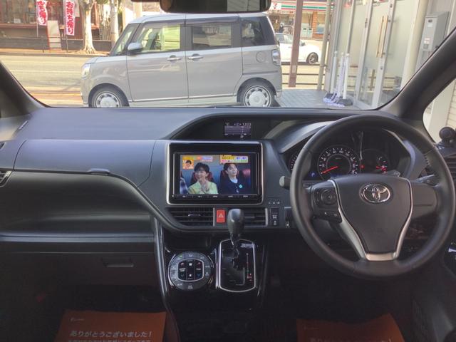 ノア Ｓｉ　後期型／モデリスタ／９ｉｎｃｈナビ／フルセグＴＶ・ＤＶＤ／Ｂｌｕｅｔｏｏｔｈ／バックカメラ／後席モニター／ＥＴＣ車載器／衝突軽減ブレーキ／ドライブレコーダー／パワースライドドア（3枚目）