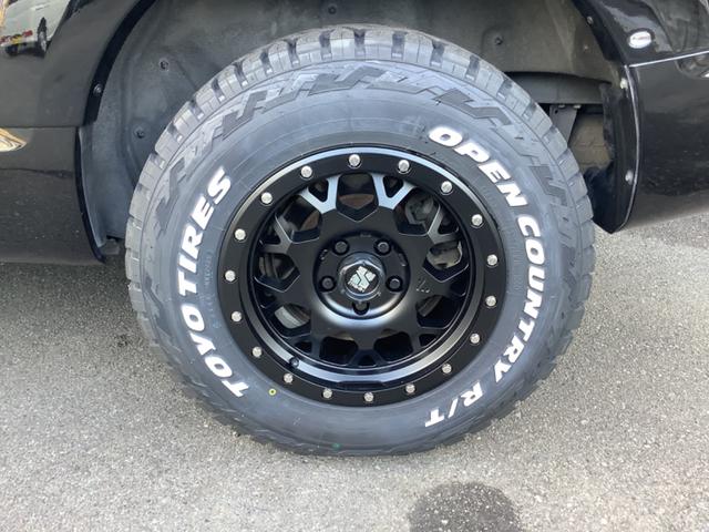 �^�C���E�z�C�[���͐V�i�P�U���������𑕒����Ă���܂��B