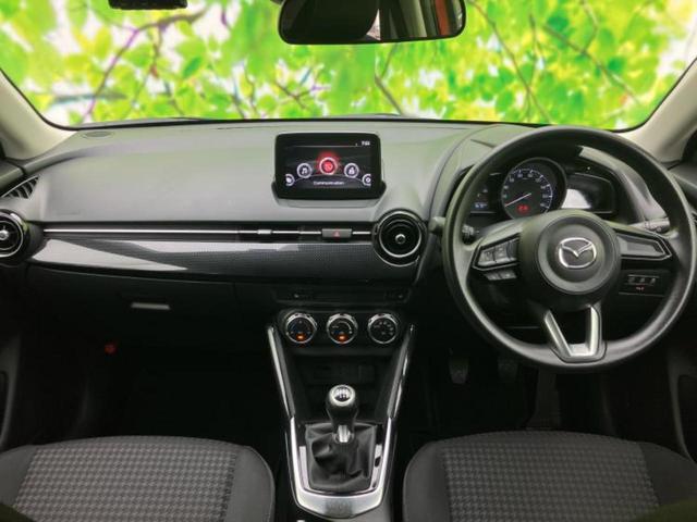 デミオ １５Ｓ　ディスプレイオーディオ／衝突安全装置／車線逸脱防止支援システム／ドライブレコーダー　前後／ヘッドランプ　ＬＥＤ／Ｂｌｕｅｔｏｏｔｈ接続／ＥＢＤ付ＡＢＳ／横滑り防止装置／エアバッグ　運転席　ドラレコ（4枚目）