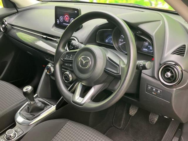 デミオ １５Ｓ　ディスプレイオーディオ／衝突安全装置／車線逸脱防止支援システム／ドライブレコーダー　前後／ヘッドランプ　ＬＥＤ／Ｂｌｕｅｔｏｏｔｈ接続／ＥＢＤ付ＡＢＳ／横滑り防止装置／エアバッグ　運転席　ドラレコ（5枚目）