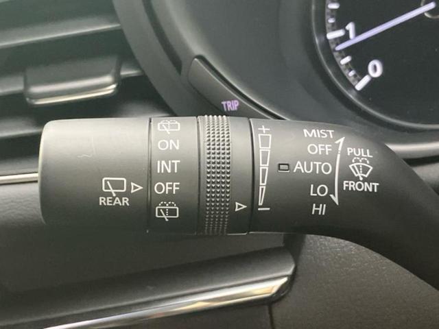 ＭＡＺＤＡ３ファストバック ２０Ｓブラックトーンエディション　ＢＯＳＥ／保証書／純正　ＳＤナビ／アイアクティブセンス（マツダ）／シートヒーター　前席／３６０°ビューモニター／車線逸脱防止支援システム／パーキングアシスト　バックガイド　衝突被害軽減システム（17枚目）