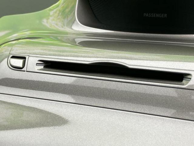 ｉＱ １００Ｇ　ヘッドランプ　ＨＩＤ／ＥＢＤ付ＡＢＳ／横滑り防止装置／禁煙車／エアバッグ　運転席／エアバッグ　助手席／エアバッグ　サイド／衝突安全ボディ／アルミホイール　純正　１５インチ／パワーウインドウ（9枚目）