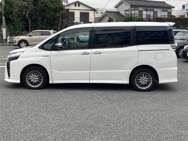 ヴォクシー ハイブリッドZSキラメキ2 純正 10インチ SDナビ/フリップダウンモニター 純正 12.1インチ/トヨタセーフティセンス/両側電動スライドドア/シートヒーター 前席/車線逸脱防止支援システム 衝突被害軽減システム DVD再生(2枚目)