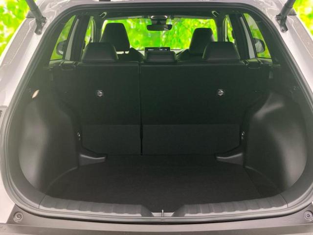 カローラクロス ハイブリッドZ 保証書/ディスプレイオーディオ+ナビ9インチ/トヨタセーフティセンス/シートヒーター 前席/パノラミックビューモニター/車線逸脱防止支援システム/パーキングアシスト バックガイド 衝突被害軽減システム(8枚目)