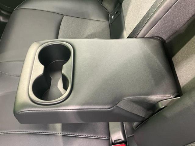 カローラクロス ハイブリッドZ 保証書/ディスプレイオーディオ+ナビ9インチ/トヨタセーフティセンス/シートヒーター 前席/パノラミックビューモニター/車線逸脱防止支援システム/パーキングアシスト バックガイド 衝突被害軽減システム(33枚目)