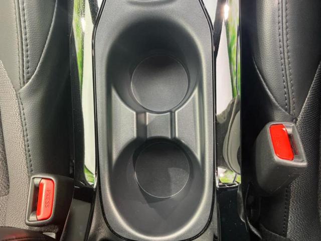 カローラクロス ハイブリッドZ 保証書/ディスプレイオーディオ+ナビ9インチ/トヨタセーフティセンス/シートヒーター 前席/パノラミックビューモニター/車線逸脱防止支援システム/パーキングアシスト バックガイド 衝突被害軽減システム(37枚目)